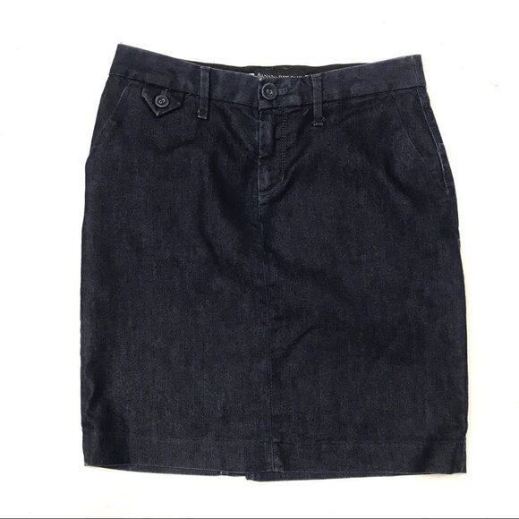 Banana Republic Dresses & Skirts - 👠Banana Republic Dark chambray jean skirt      Size 0